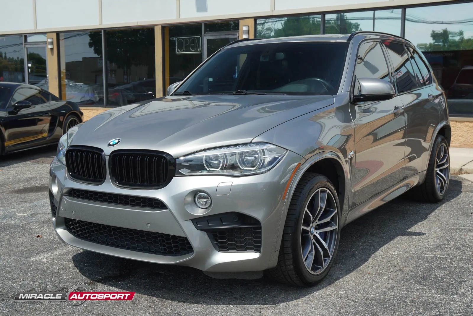 Used 2016 BMW X5 M image 3