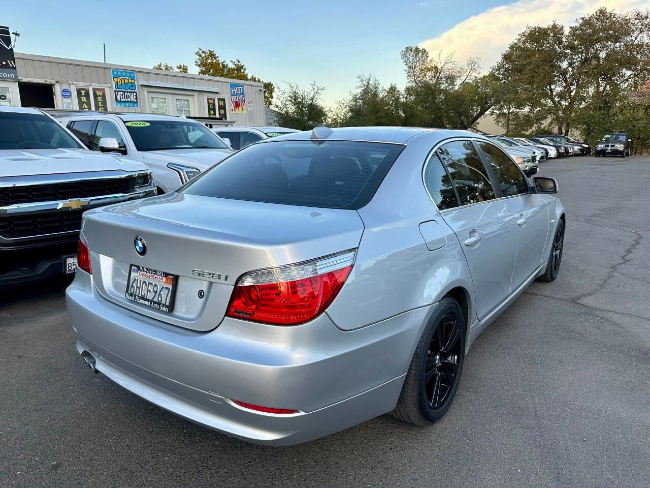 Used 2009 BMW 528i xDrive Sedan image 9