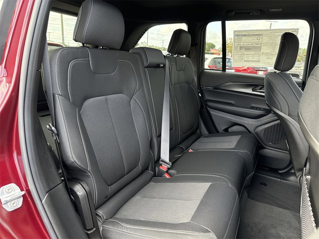 New 2025 Jeep Grand Cherokee Laredo X w/ Luxury Tech Group I image 25