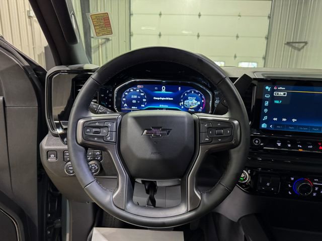 Used 2025 Chevrolet Silverado 2500 ZR2 w/ Technology Package AWD/4WD image 13