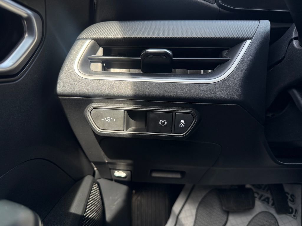 Used 2025 Kia K4 LXS image 20