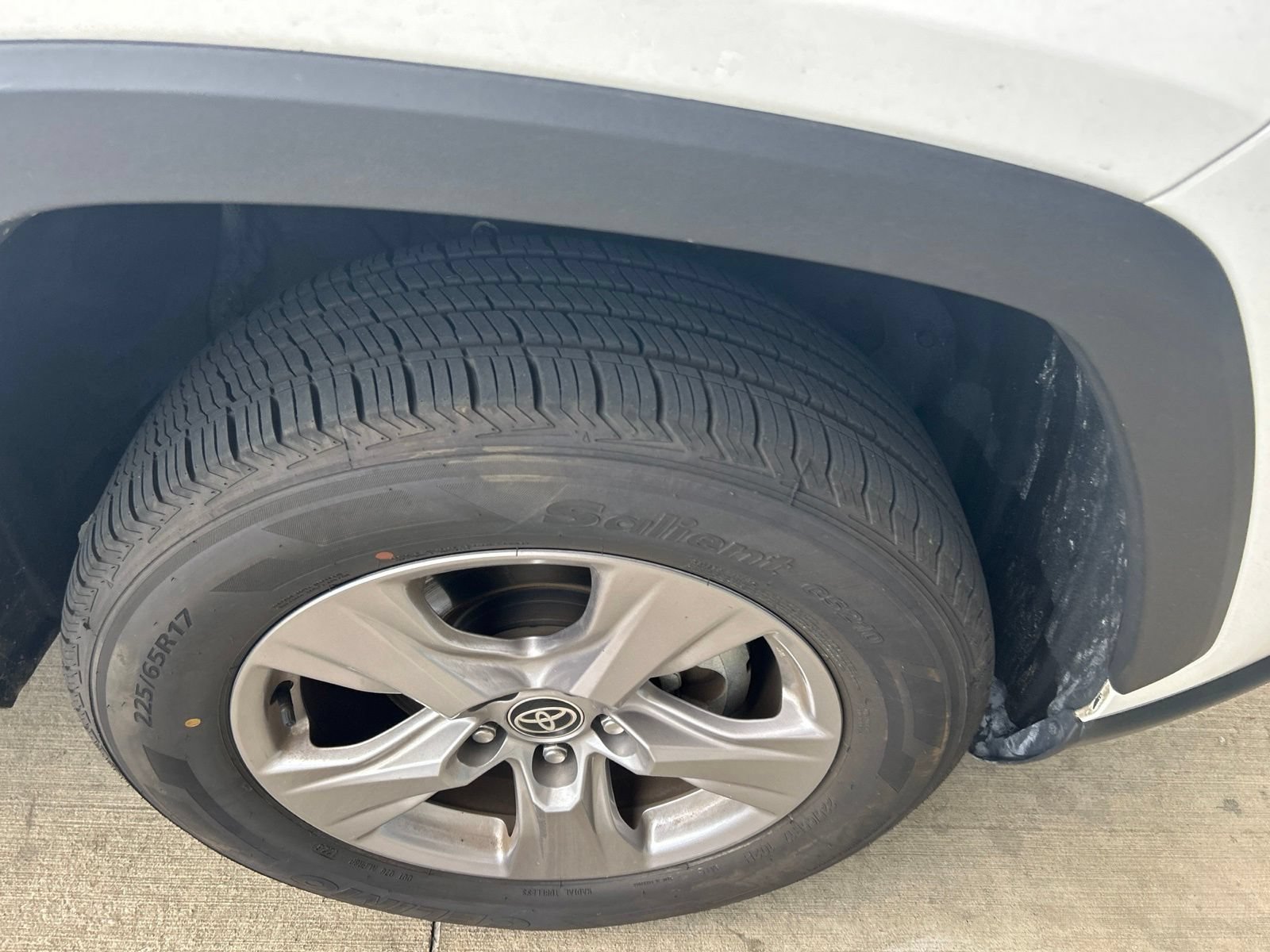 Used 2025 Toyota RAV4 XLE FWD image 6