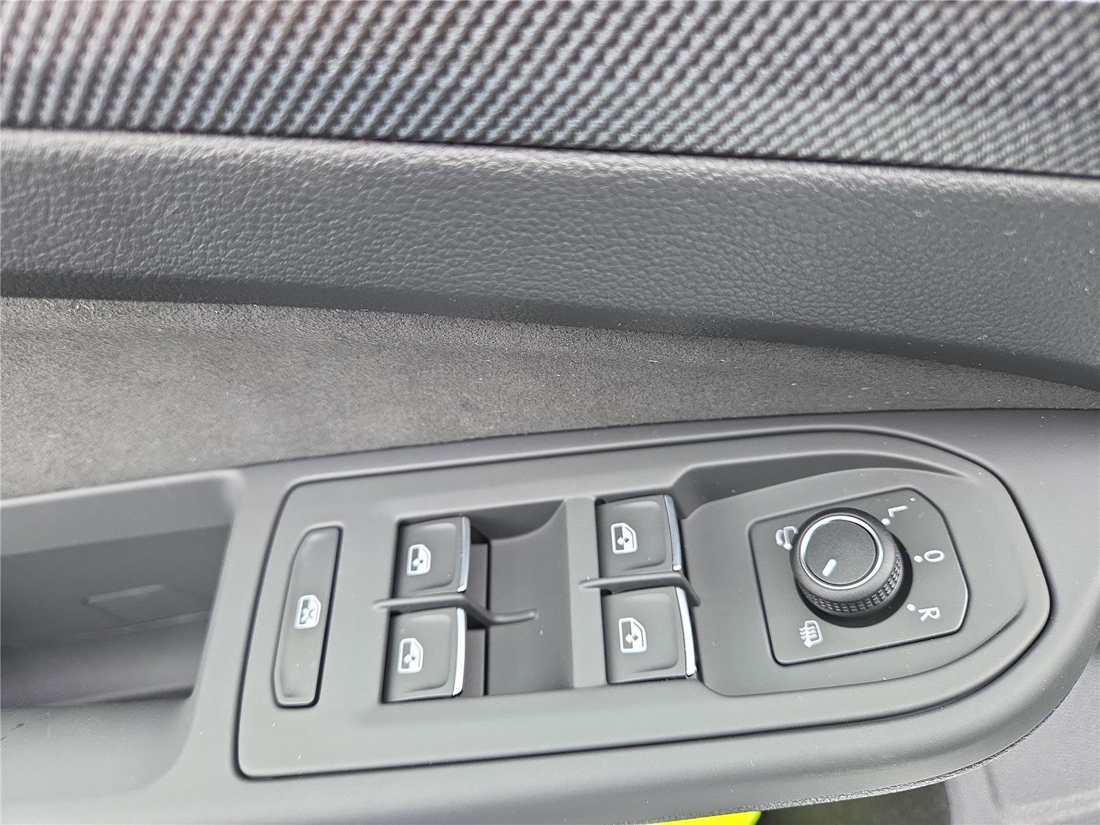 New 2026 Volkswagen GTI SE image 13