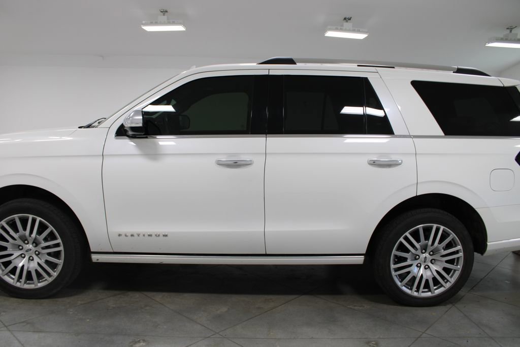 Used 2024 Ford Expedition Platinum image 6