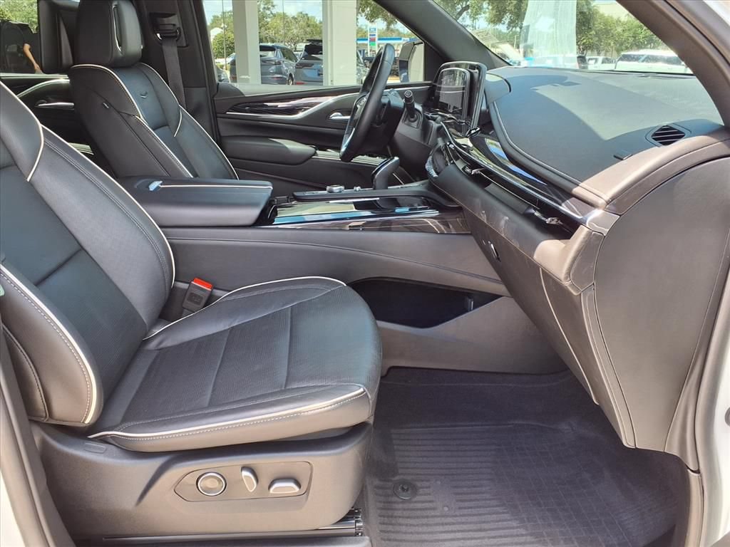 Used 2024 Cadillac Escalade Sport w/ LPO, ONYX Package AWD/4WD image 9