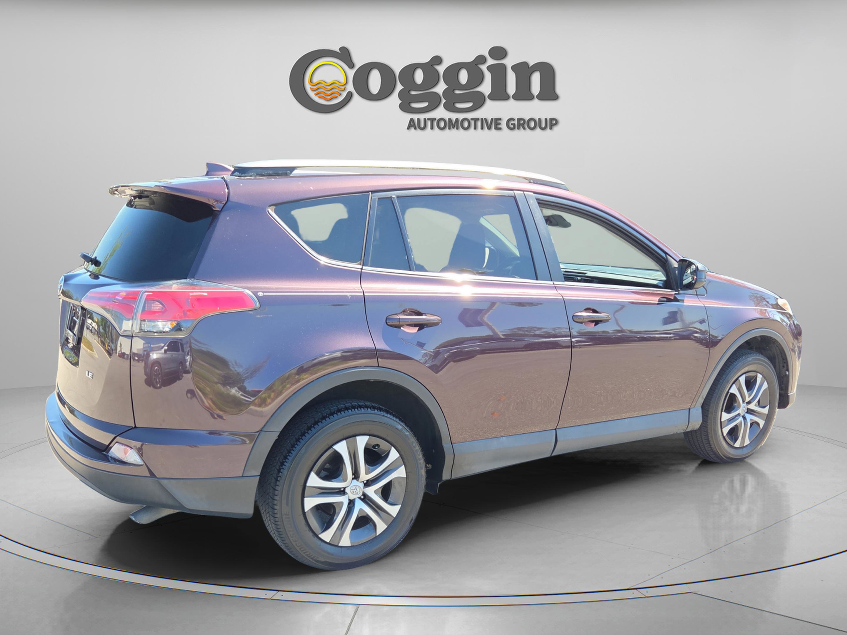 Used 2017 Toyota RAV4 LE image 5