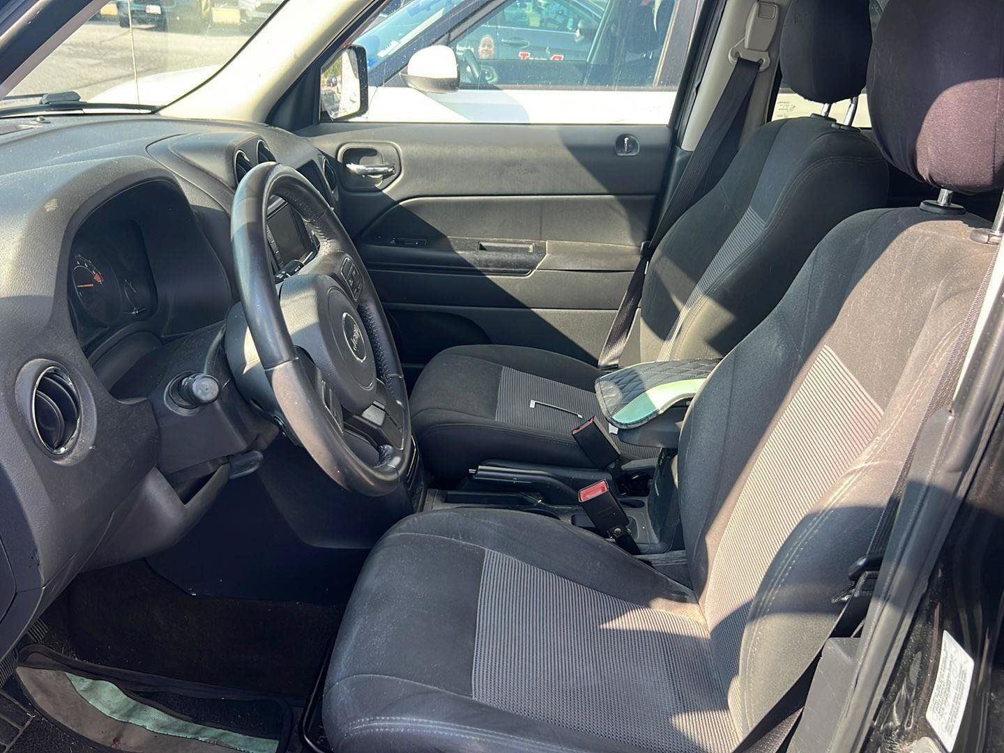 Used 2017 Jeep Patriot Latitude AWD/4WD image 8