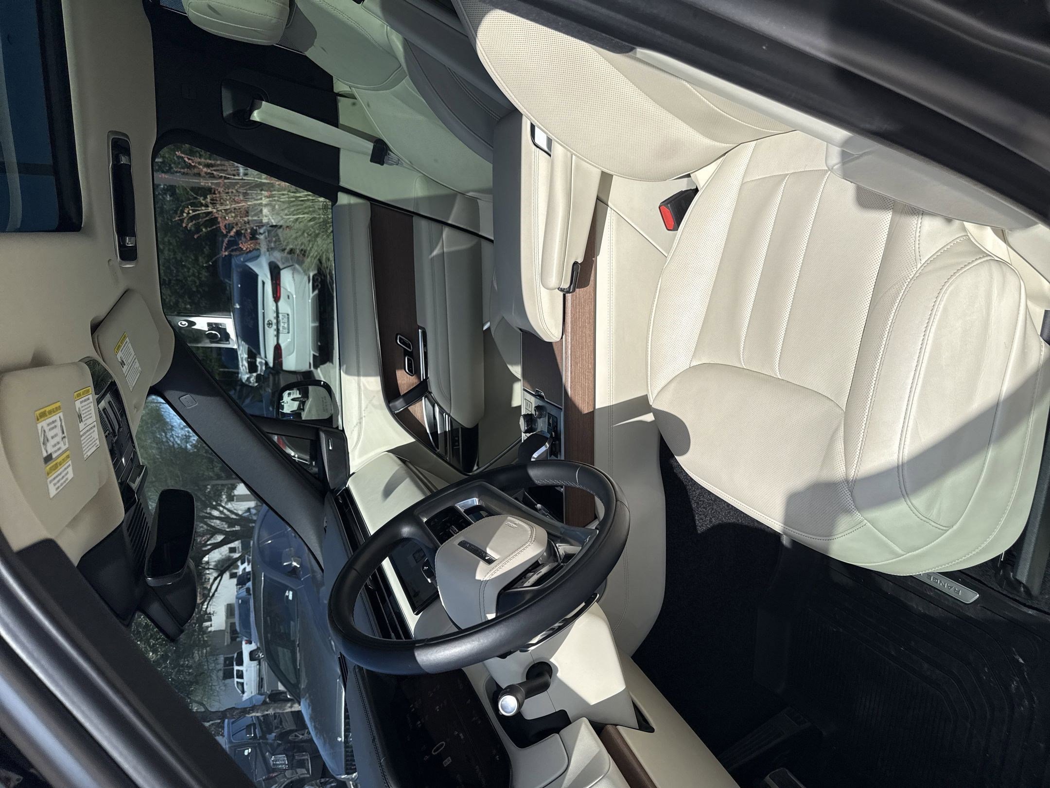 Used 2023 Land Rover Range Rover Long Wheelbase SE AWD/4WD image 10