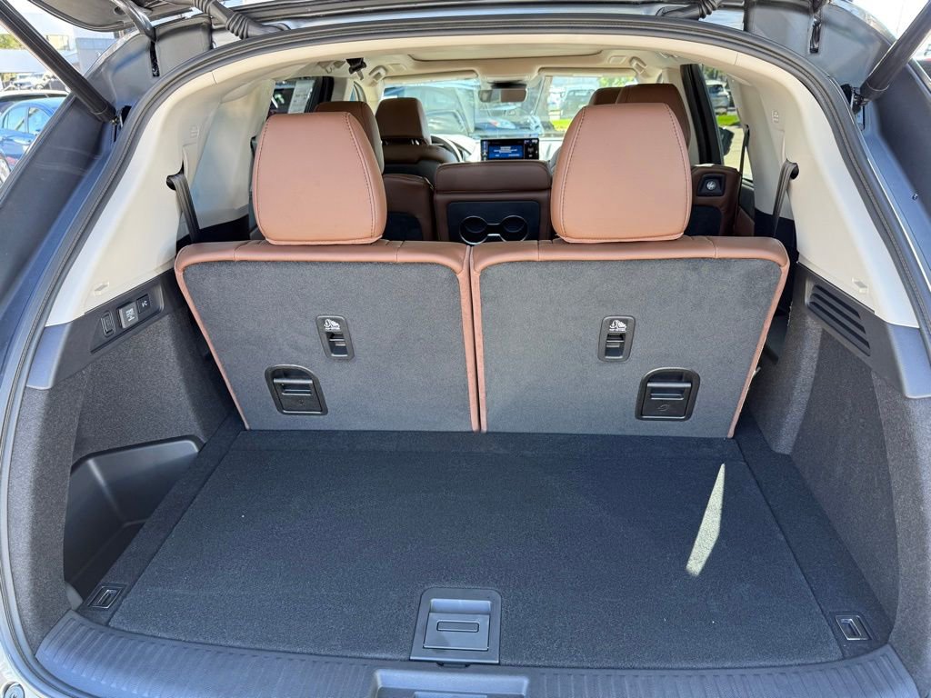 Certified 2026 Acura MDX w/ Technology Package AWD/4WD image 18