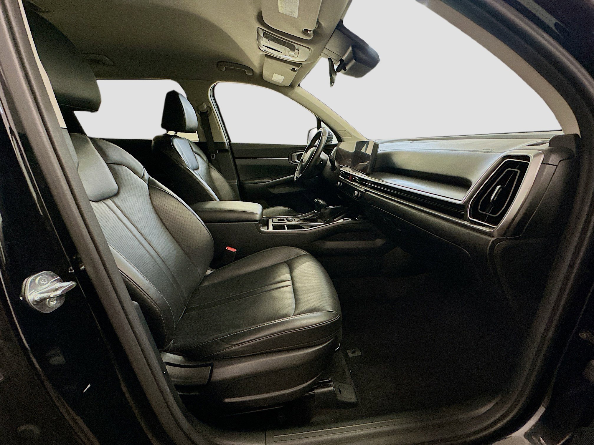 Used 2024 Kia Sorento S image 31