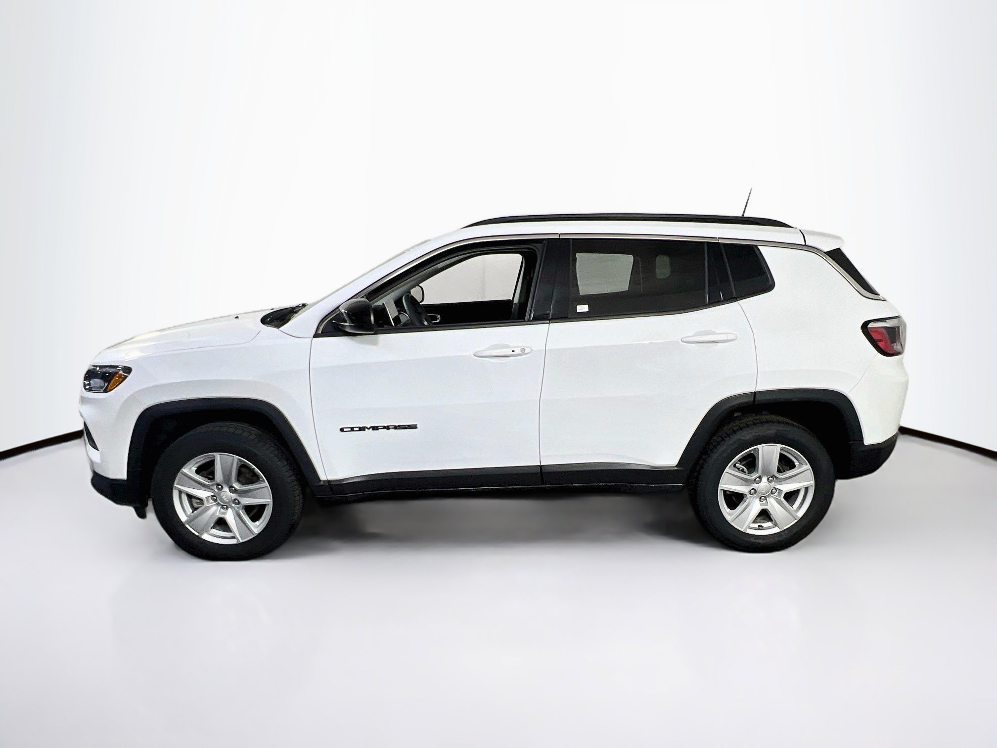Used 2022 Jeep Compass Latitude AWD/4WD image 8