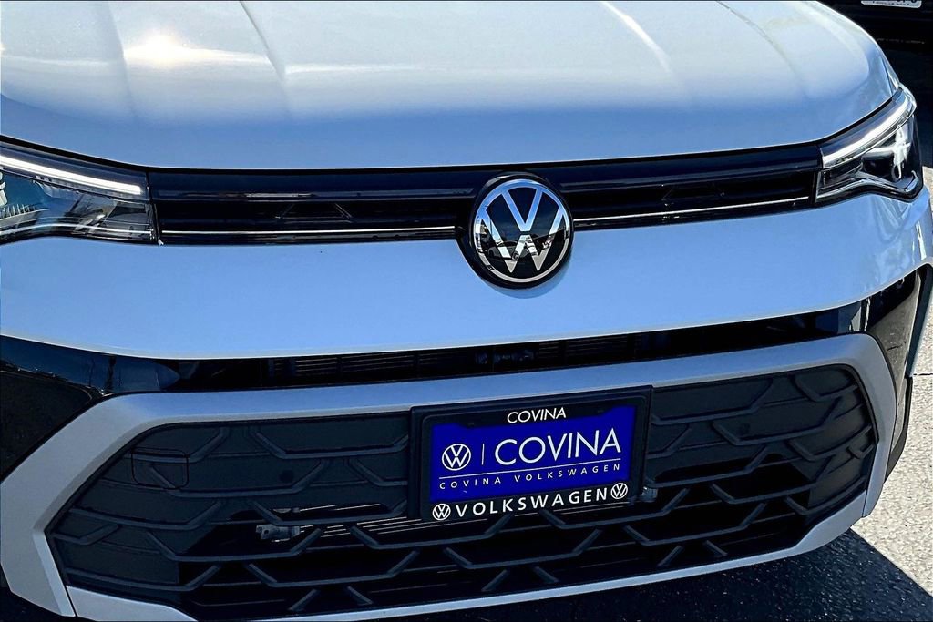 New 2026 Volkswagen Taos SE image 28