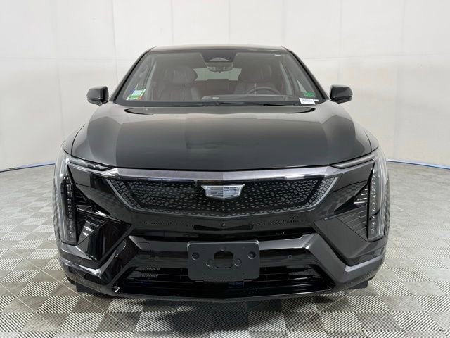 New 2025 Cadillac Optiq Sport 2 w/ LPO, ONYX Package AWD/4WD image 6
