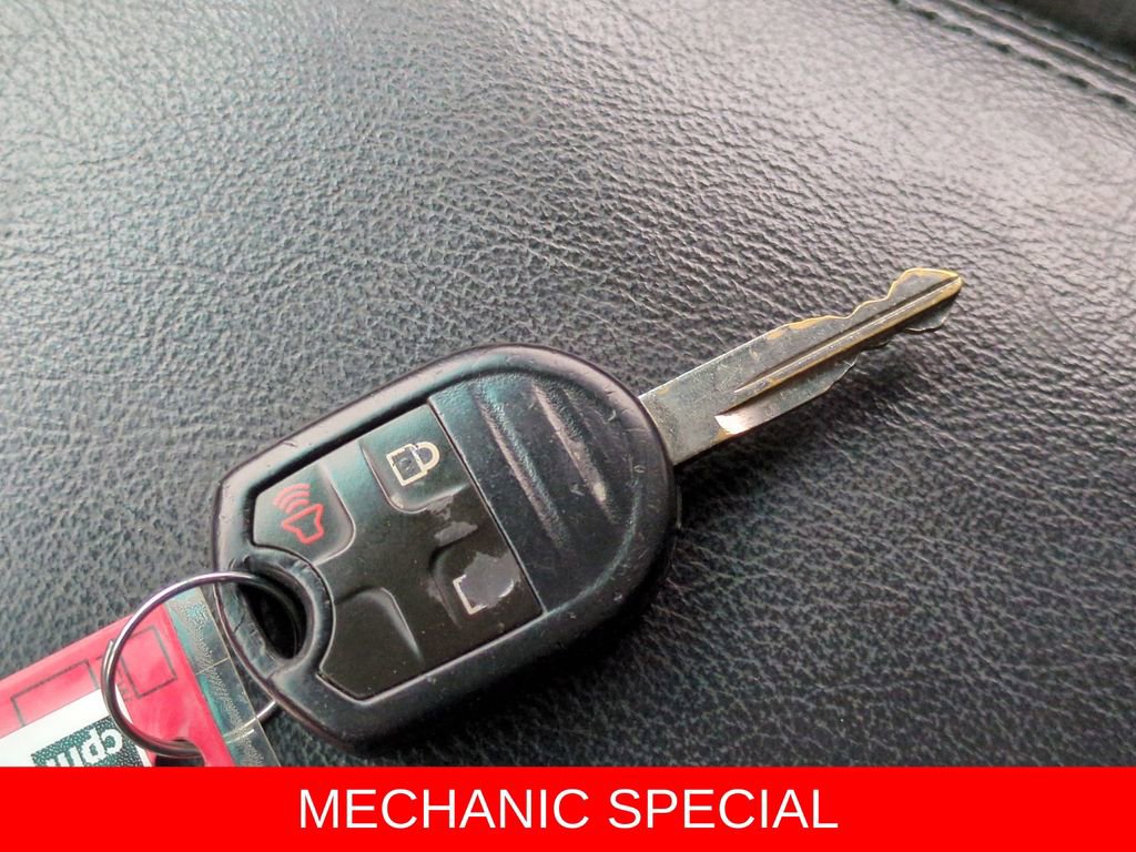 Used 2013 Ford Explorer XLT image 33