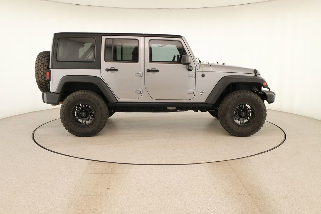 Used 2017 Jeep Wrangler Unlimited Rubicon w/ Max Tow Package AWD/4WD image 8