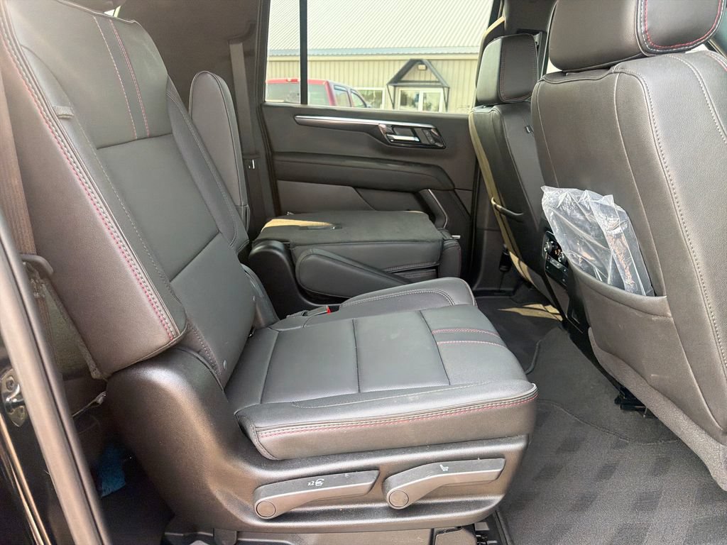 New 2026 Chevrolet Suburban RST w/ Comfort Package AWD/4WD image 34