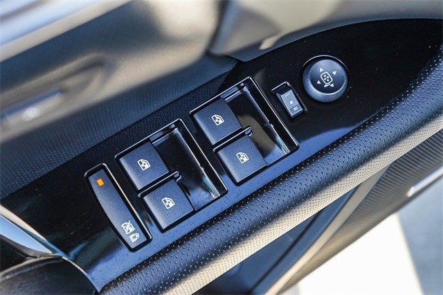 Used 2013 Cadillac XTS Luxury w/ Driver Awareness Package image 23