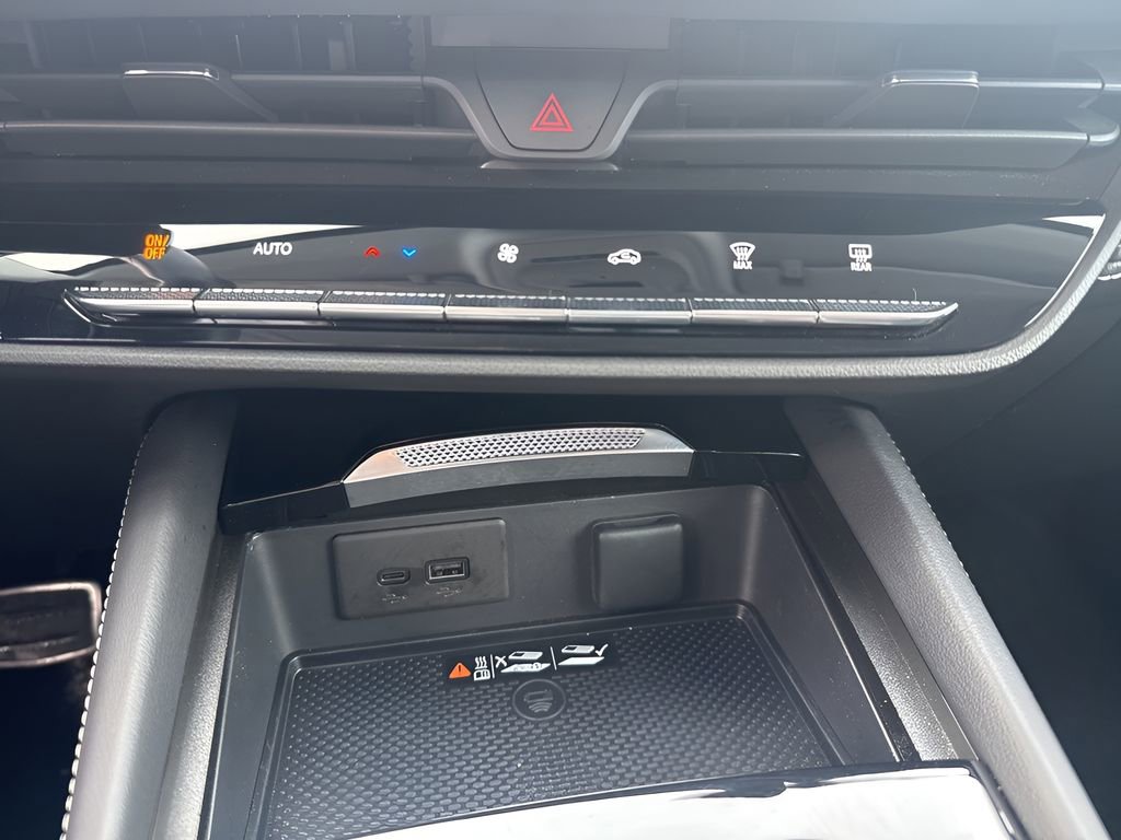 Used 2025 Buick Envision Sport Touring image 24