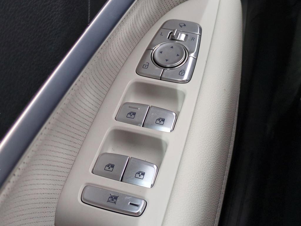 Used 2025 Genesis G70 2.5T w/ Sport Prestige Package image 21