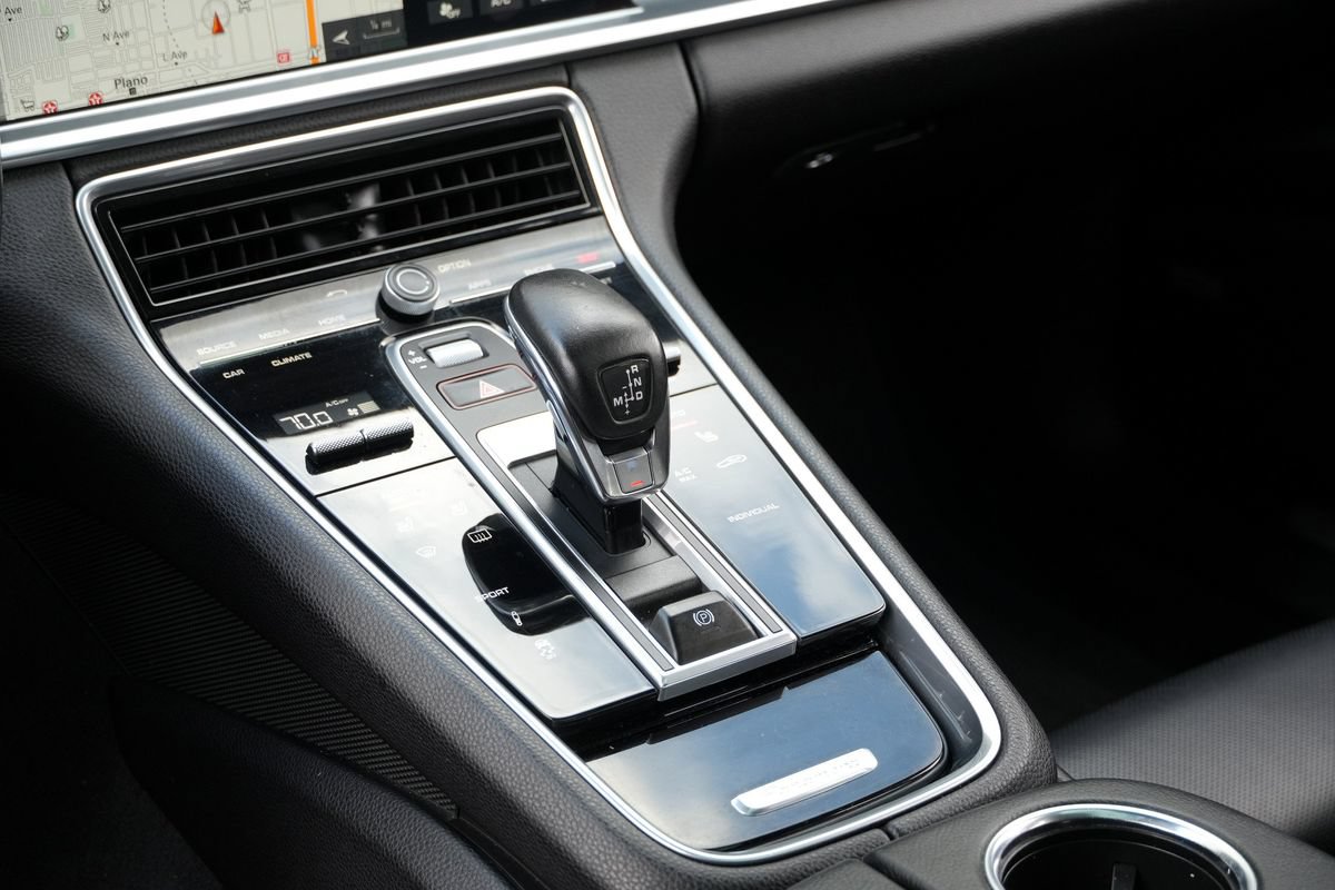Used 2018 Porsche Panamera 4 AWD/4WD image 10
