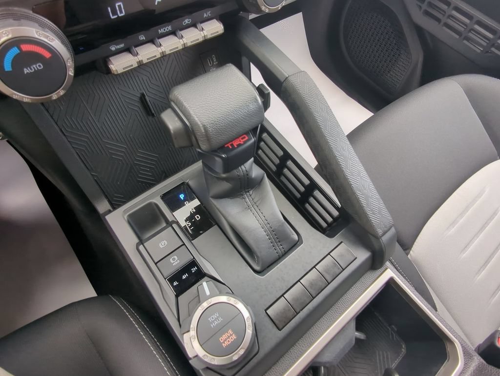 Used 2024 Toyota Tacoma TRD Sport AWD/4WD image 20