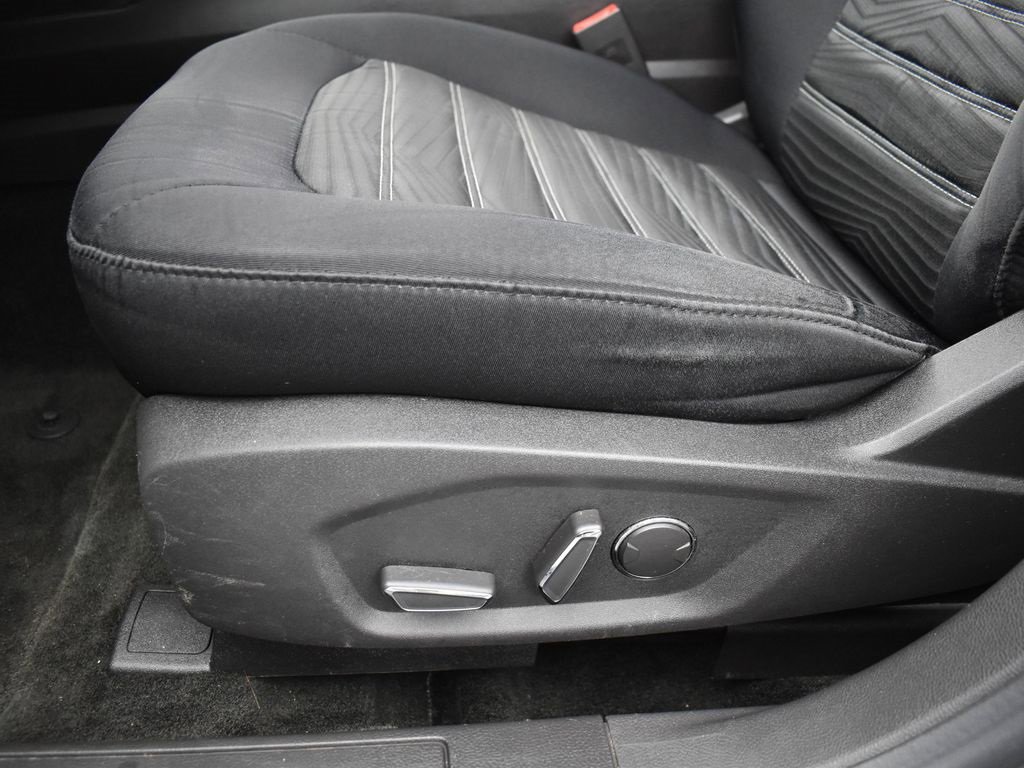 Used 2016 Ford Fusion SE image 11