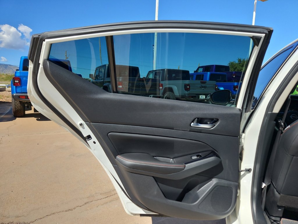 Used 2023 Nissan Altima 2.5 SR w/ SR Premium Package FWD image 17