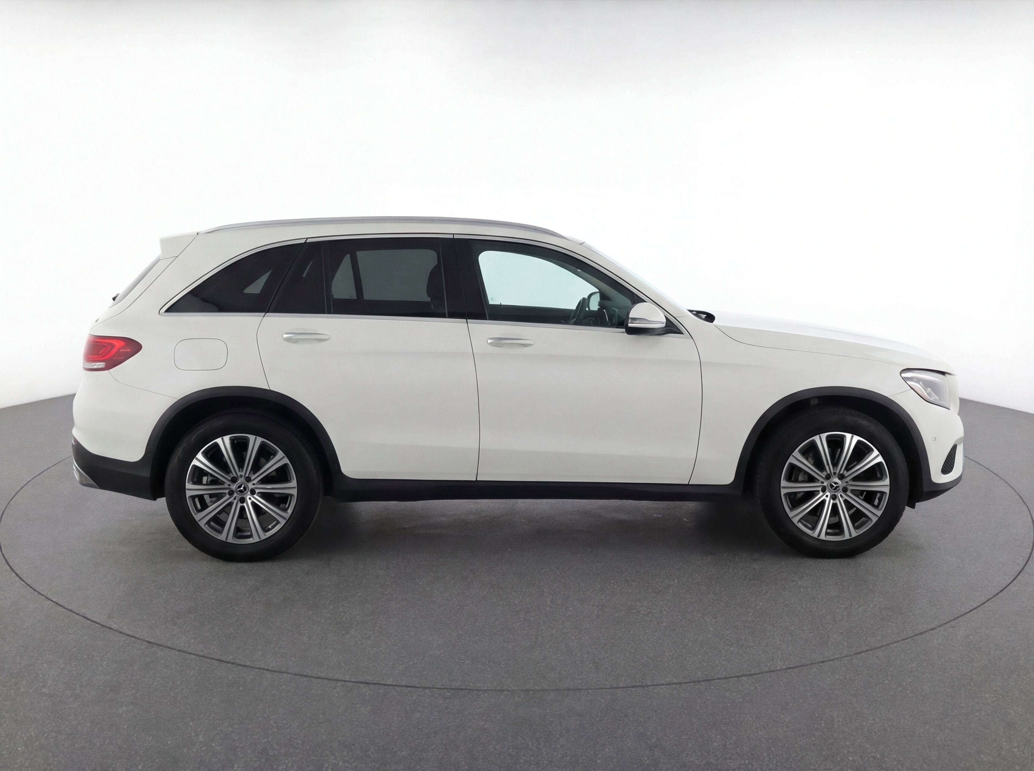 Used 2024 Mercedes-Benz GLC 300 image 11