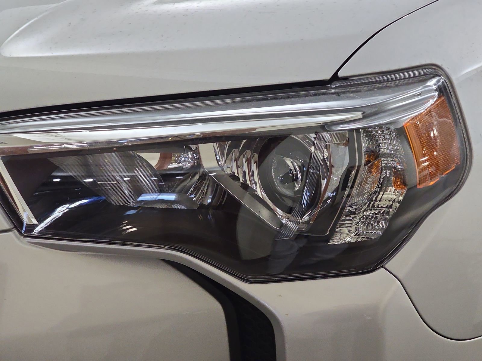 Used 2024 Toyota 4Runner SR5 AWD/4WD image 34