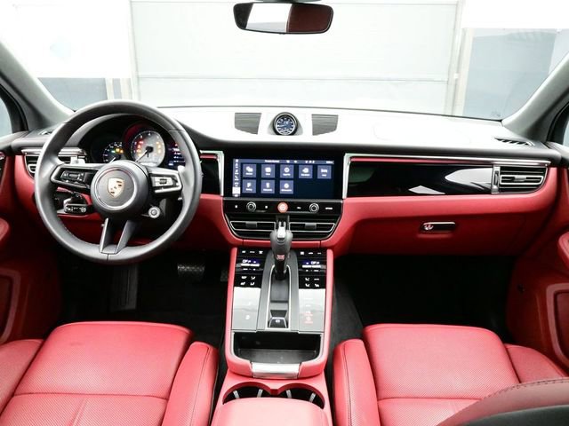 Certified 2025 Porsche Macan S image 20