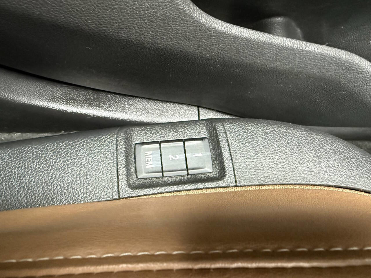 Used 2017 Buick Encore Essence image 22