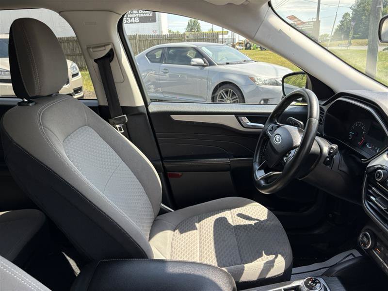 Used 2021 Ford Escape SE w/ SE Sport Appearance Package AWD/4WD image 20