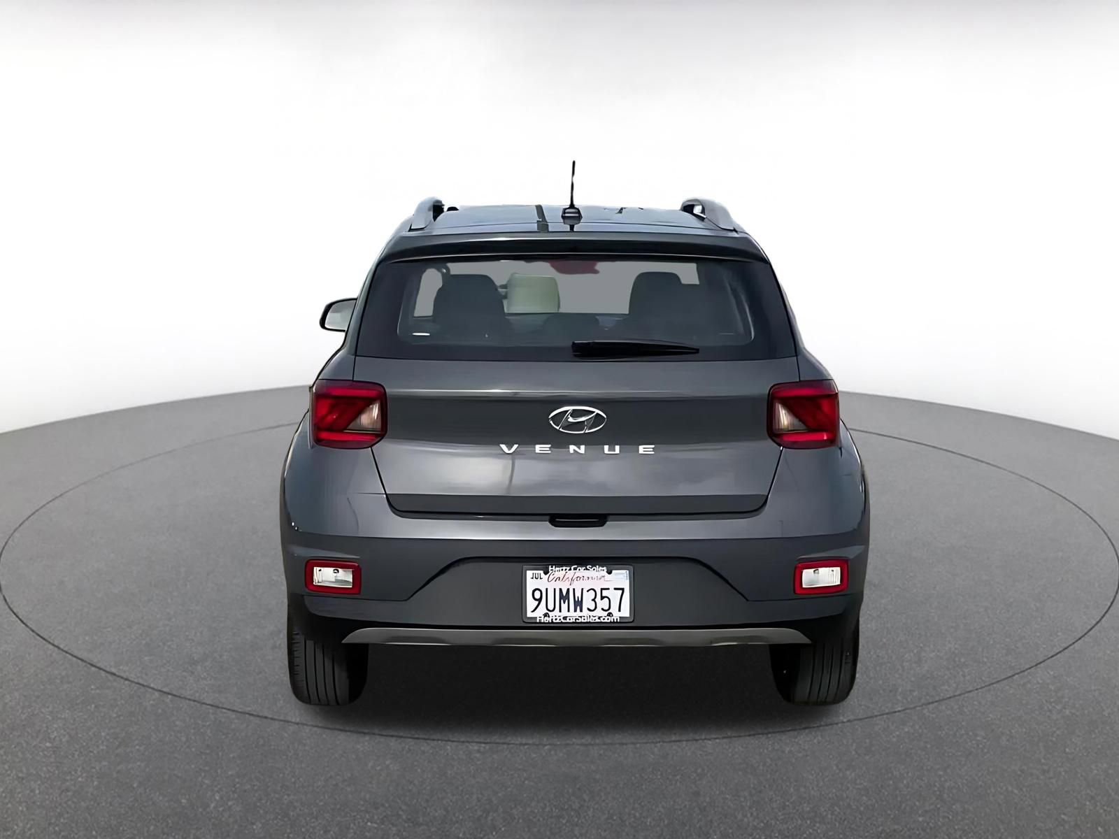 Used 2025 Hyundai Venue SEL image 12