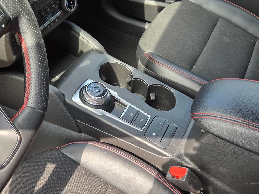 Used 2025 Ford Escape ST-Line Select AWD/4WD image 8