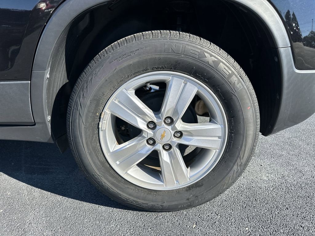 Used 2020 Chevrolet Trax LS w/ Tint and Cruise Package FWD image 16