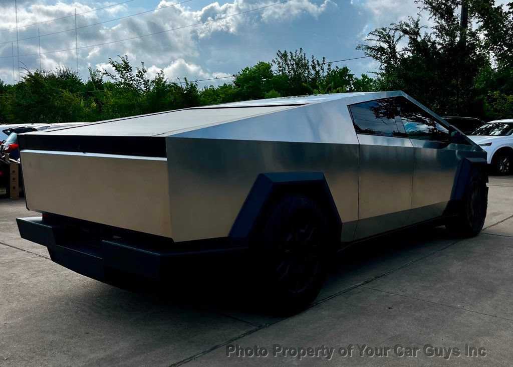 Used 2025 Tesla Cybertruck AWD Crew Cab image 6