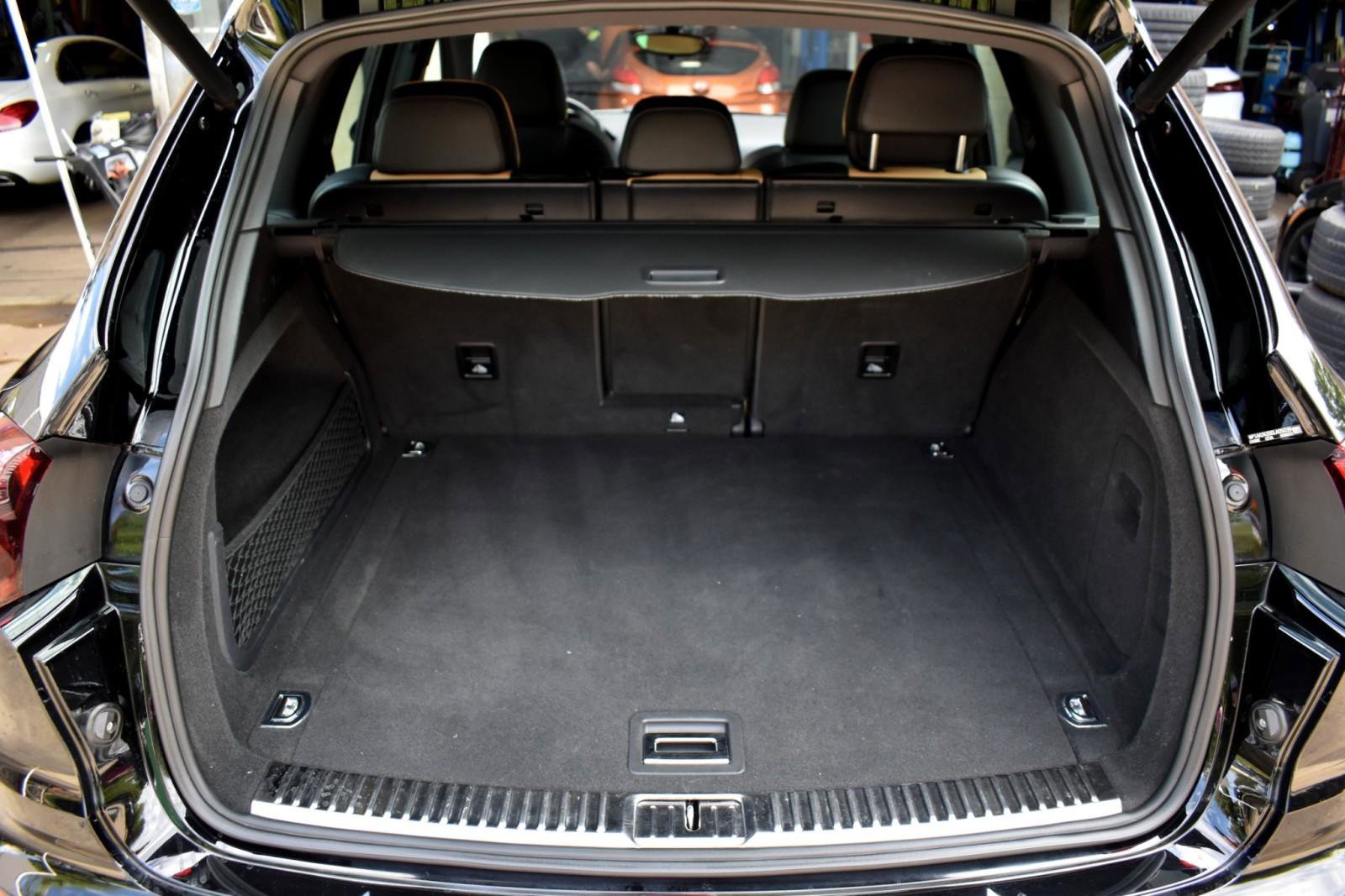 Used 2016 Porsche Cayenne image 45