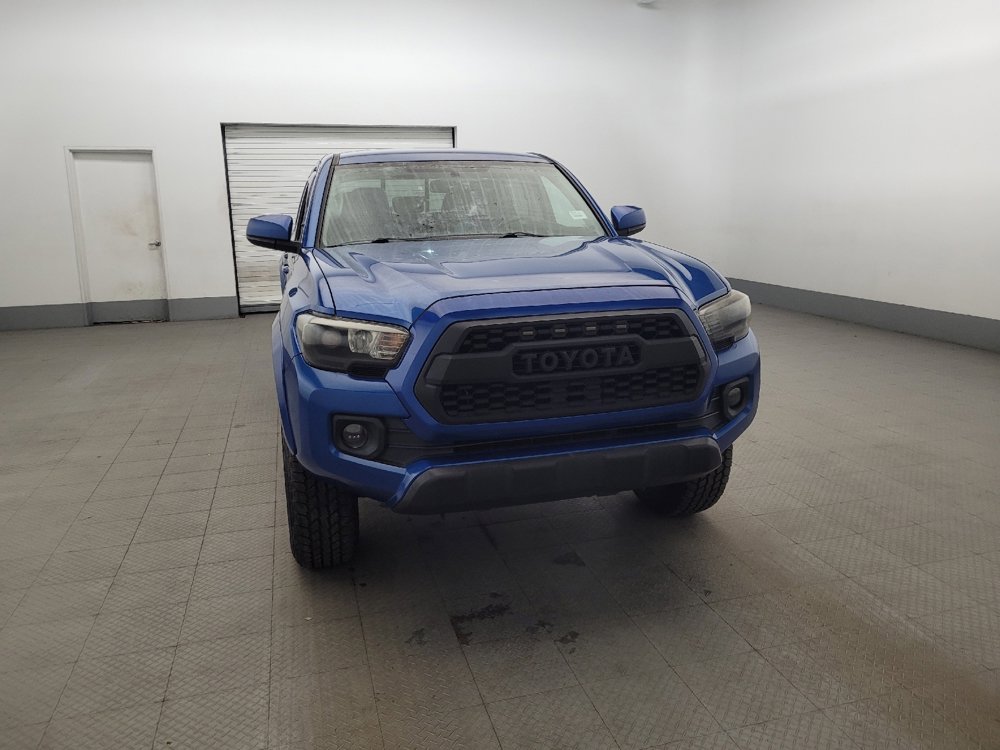 Used 2016 Toyota Tacoma SR5 w/ SR5 Appearance Package (SN) image 14