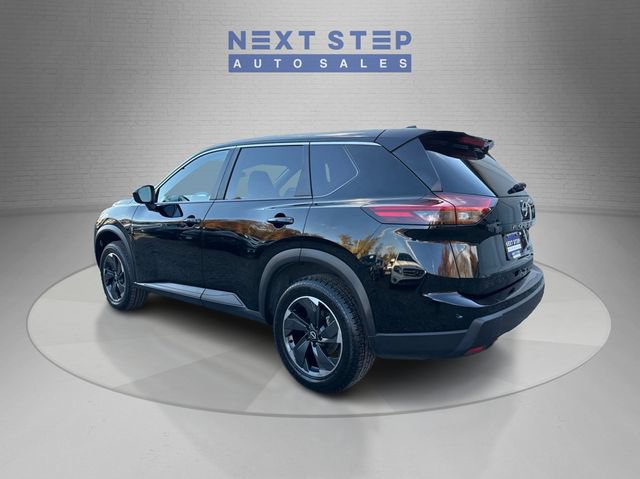 Used 2024 Nissan Rogue SV AWD/4WD image 5
