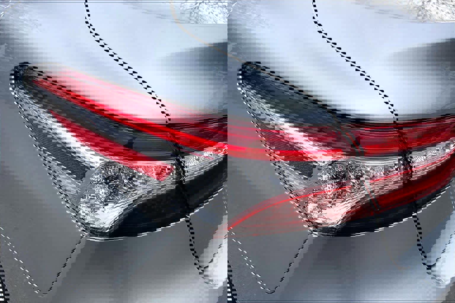 Used 2018 Toyota Camry XLE image 26