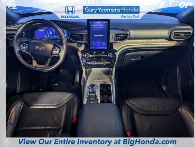 Used 2022 Ford Explorer Platinum w/ Technology Package image 17