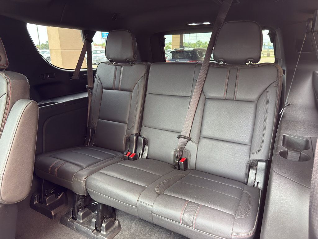 Used 2022 Chevrolet Suburban RST w/ Luxury Package RWD image 27