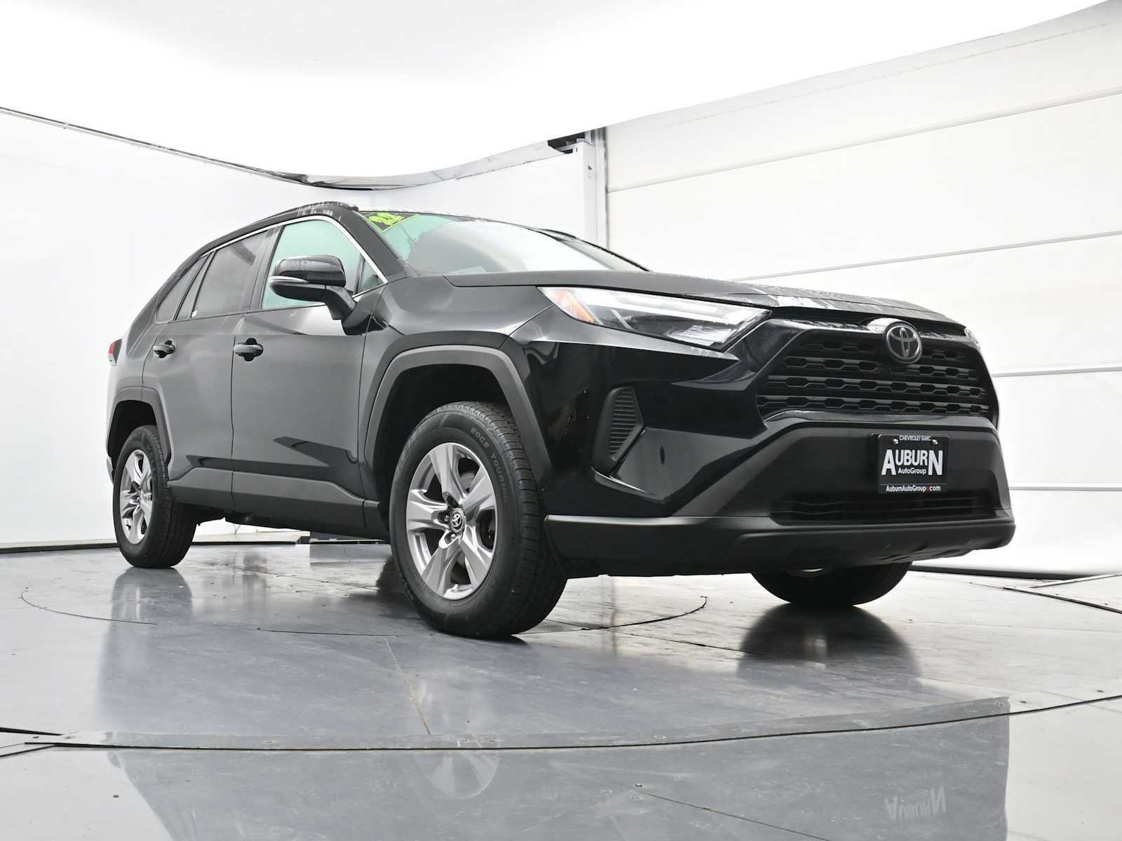 Used 2022 Toyota RAV4 XLE image 17