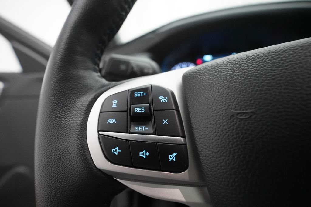 Used 2023 Ford Explorer XLT w/ Equipment Group 202A AWD/4WD image 19