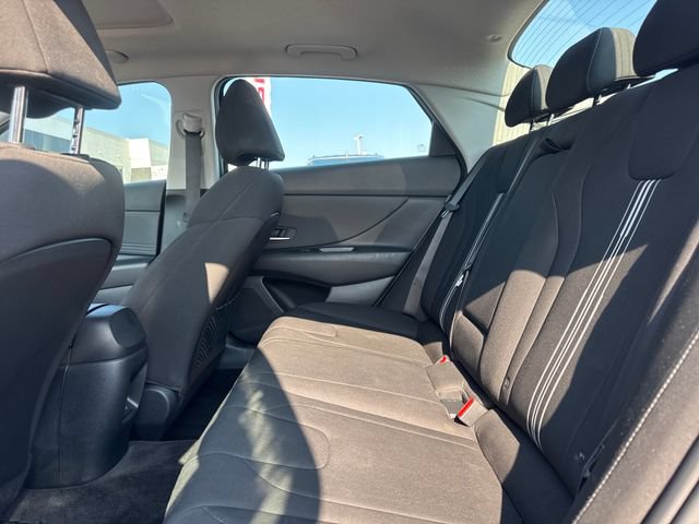 Used 2025 Hyundai Elantra SEL FWD image 11