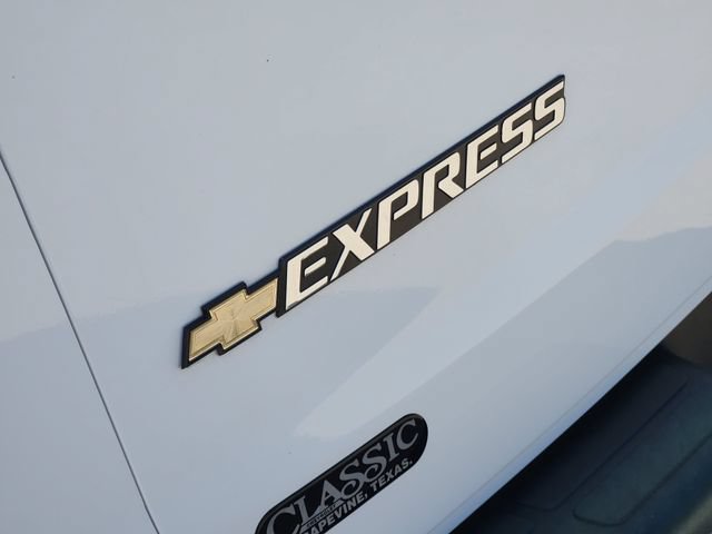 Used 2025 Chevrolet Express 3500 LT w/ LT Preferred Equipment Group RWD image 9