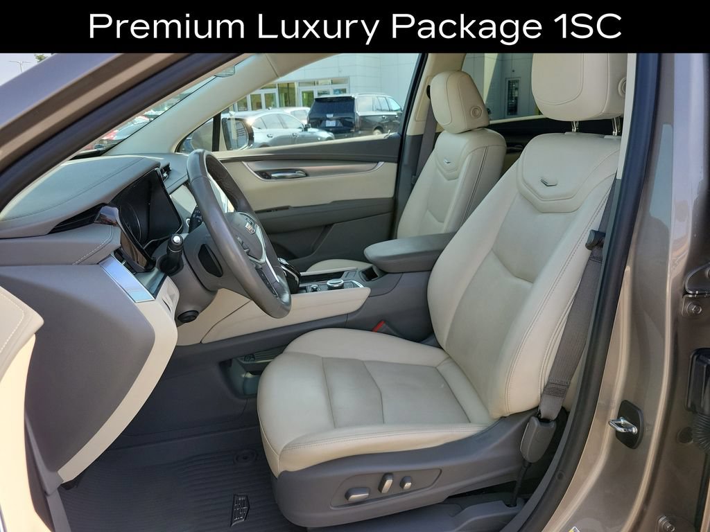 Used 2022 Cadillac XT5 Premium Luxury w/ LPO, Floor Liner Package FWD image 7