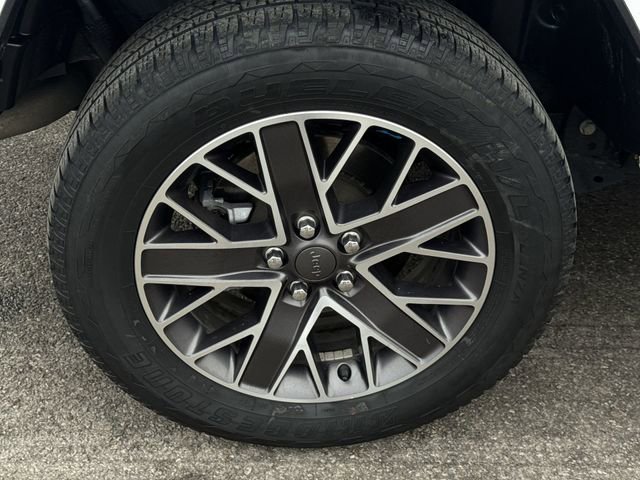 Used 2022 Jeep Wrangler Unlimited Sahara image 32