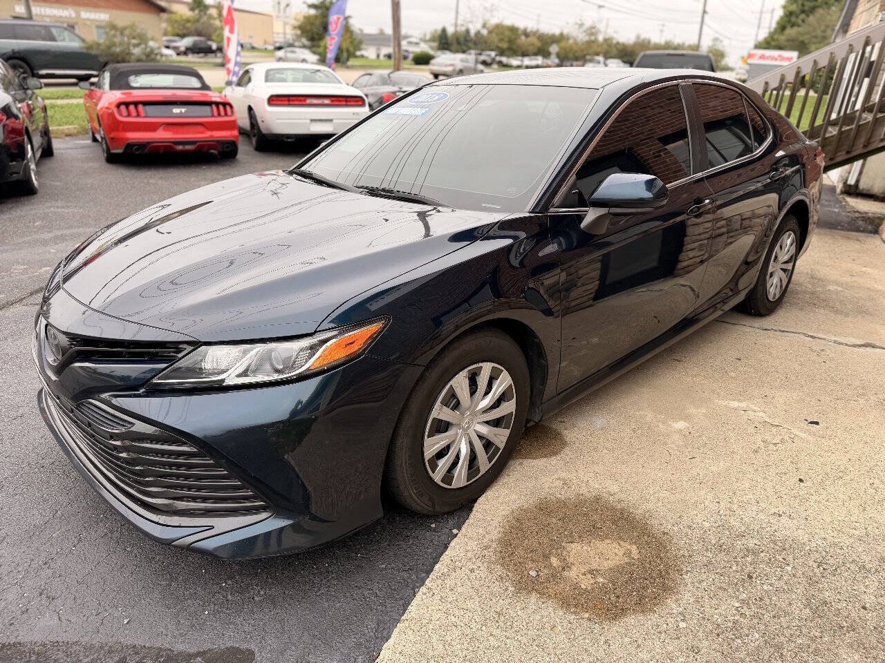Used 2018 Toyota Camry FWD image 4