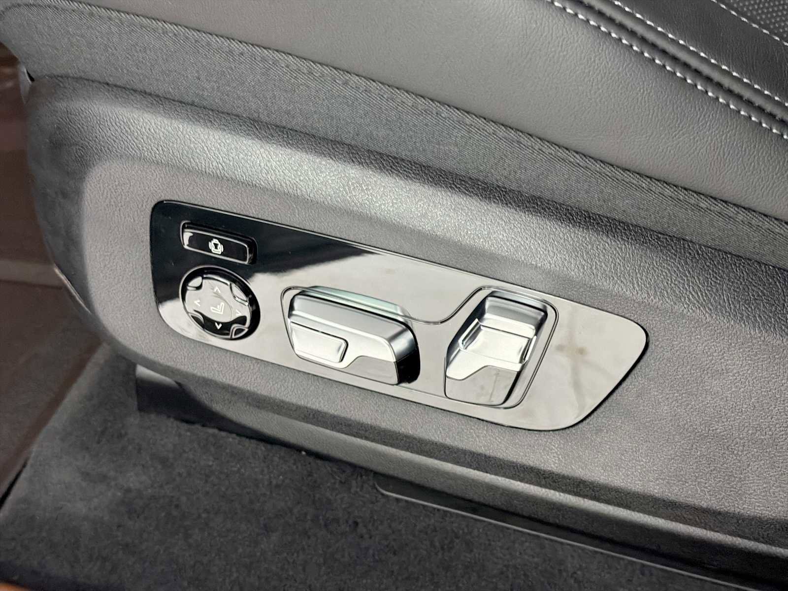 New 2026 BMW XM Label Red AWD/4WD image 13